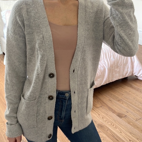 DEX - OVERSIZED LONG BUTTON DOWN CARDIGAN - Picture 3 of 15